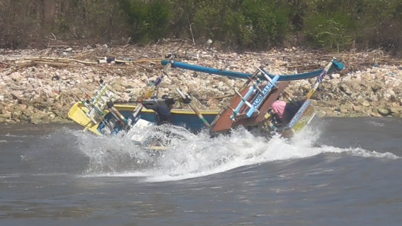 SABTU BERDUKA PERAHU SPED DAYAk KARAM 23/8/25 HARI INI PANTAI PUGER