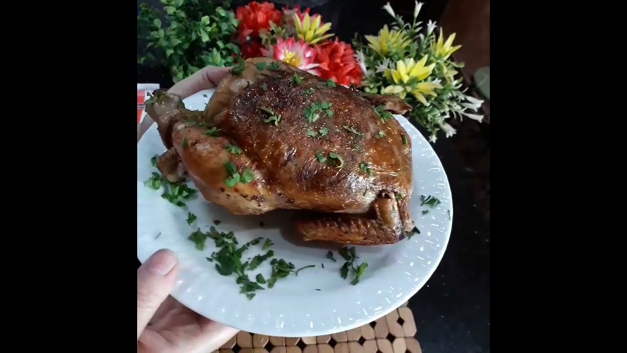 فراخ محشية بالفريك ملكة العزومات من غير مقارنة,, و ياسلام على شوربتها 😋جربوها من مطبخ ايناس عباس