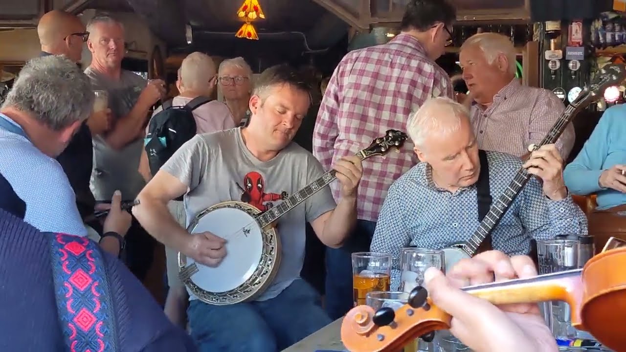 Craic in Galway: An evening of Traditional Irish Tunes at Monroe's.