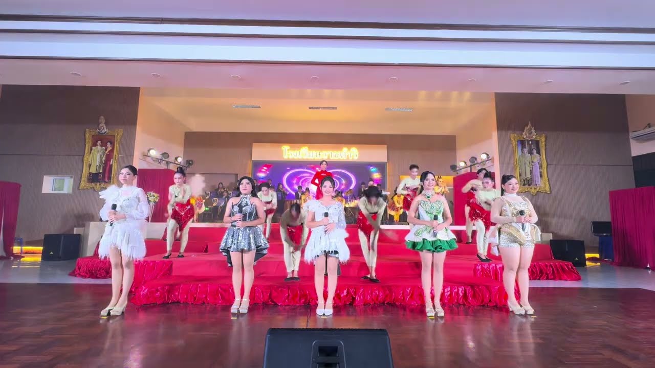 วงดนตรีลูกทุ่งเพชรสุพรรณิการ์ โรงเรียนราชดำริ [Front Cam]