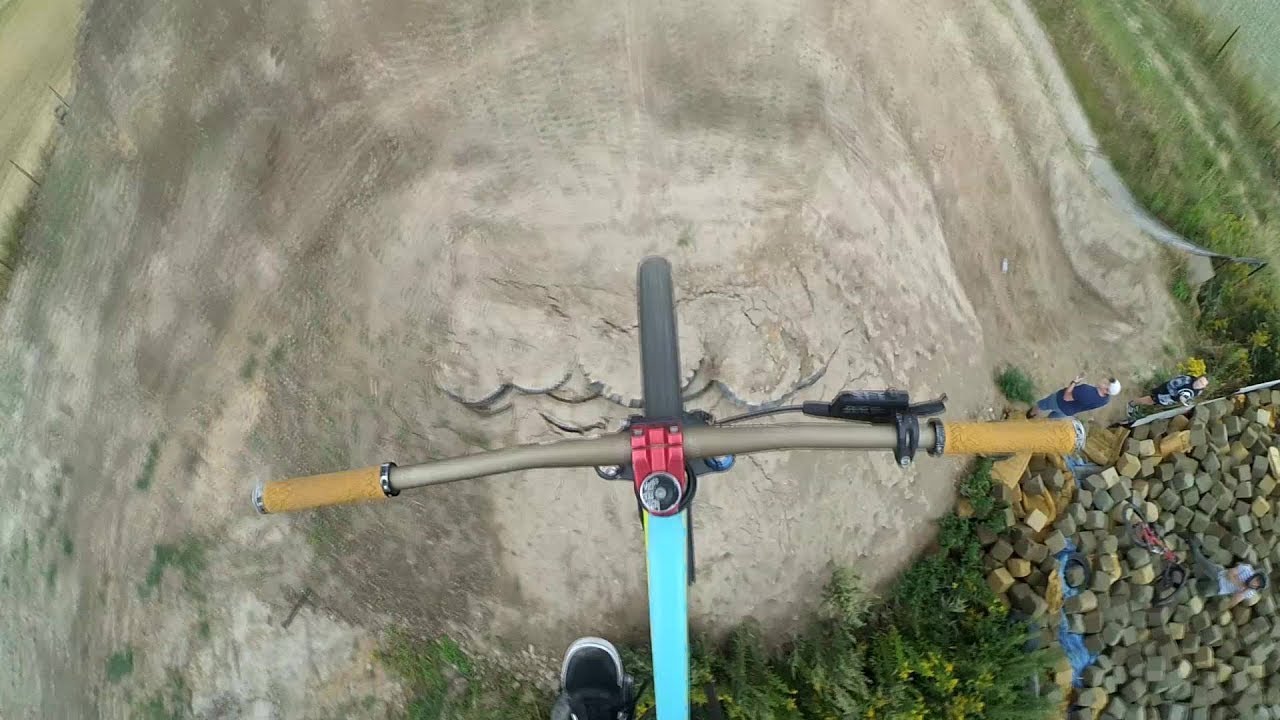 6 metrowy drop i największe hopy w POLSCE - #DirtowyBubu & Godziek's backyard #28