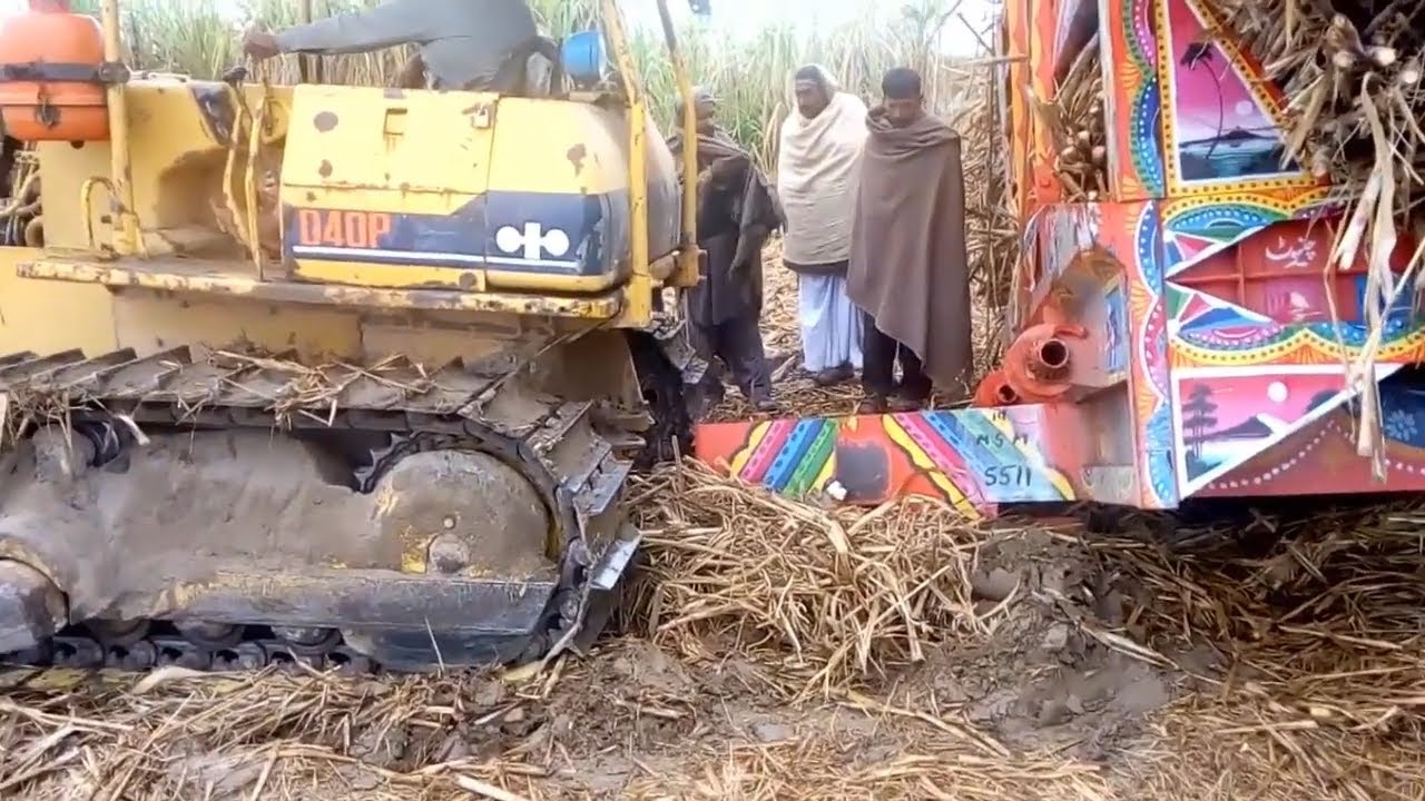 Bulldozer Pull the Sugarcane Trolley Great Stuck in Mud Part 1 Must Watch