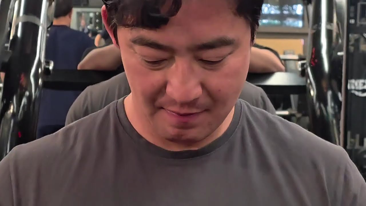 진지하지 않은 가슴운동