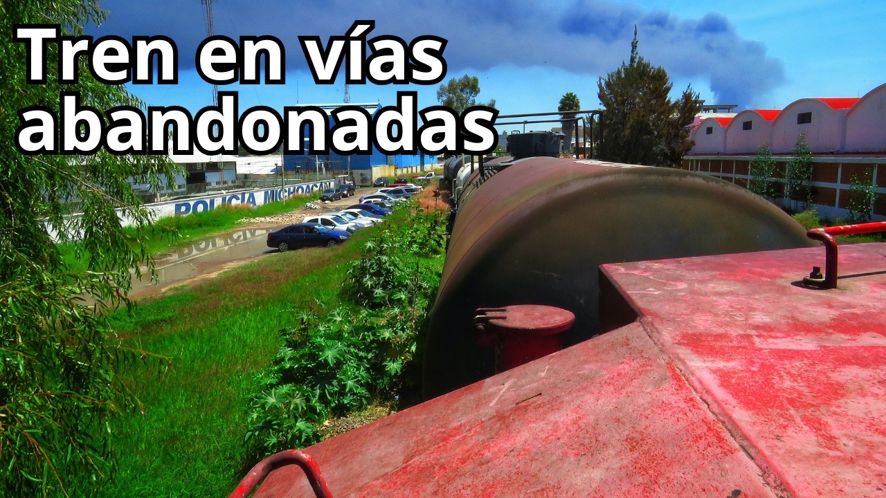 😨#TrenMorelia Esto pasa cuando 200 TONELADAS de LOCOMOTORA circulan por VIAS ABANDONADAS (casi)