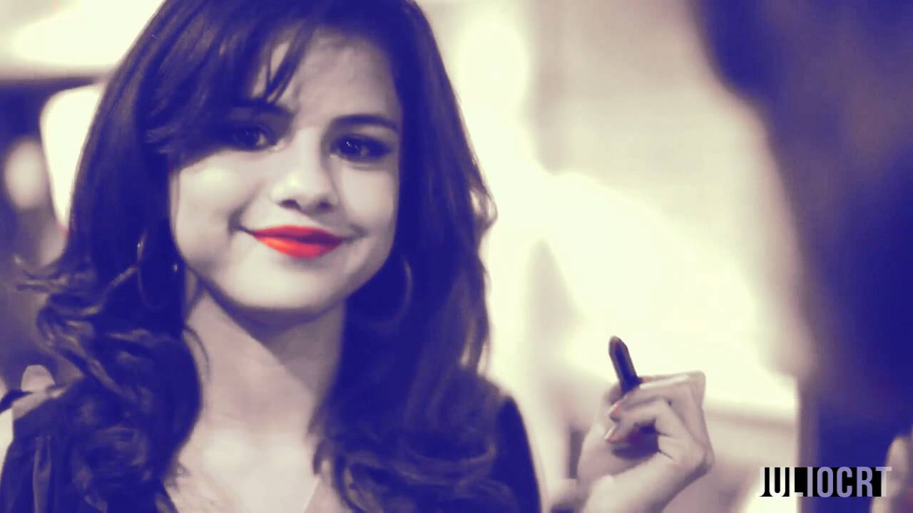 Nicki Minaj - Whip It - Selena Gomez