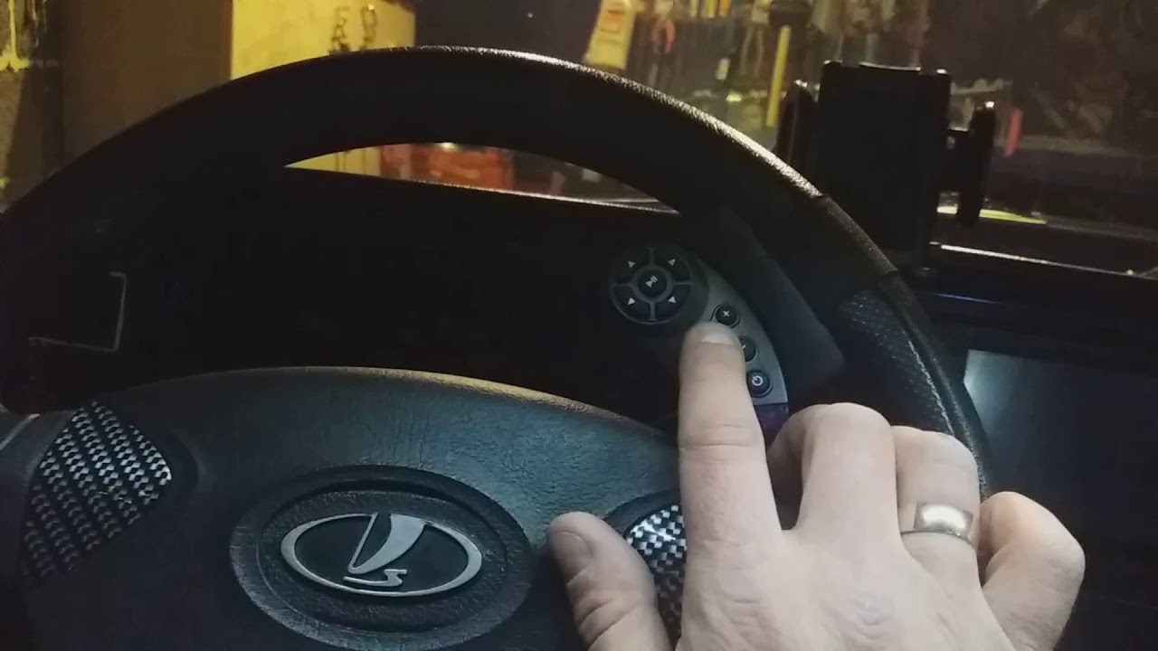 Универсальный пульт магнитолы на руль с Китая.