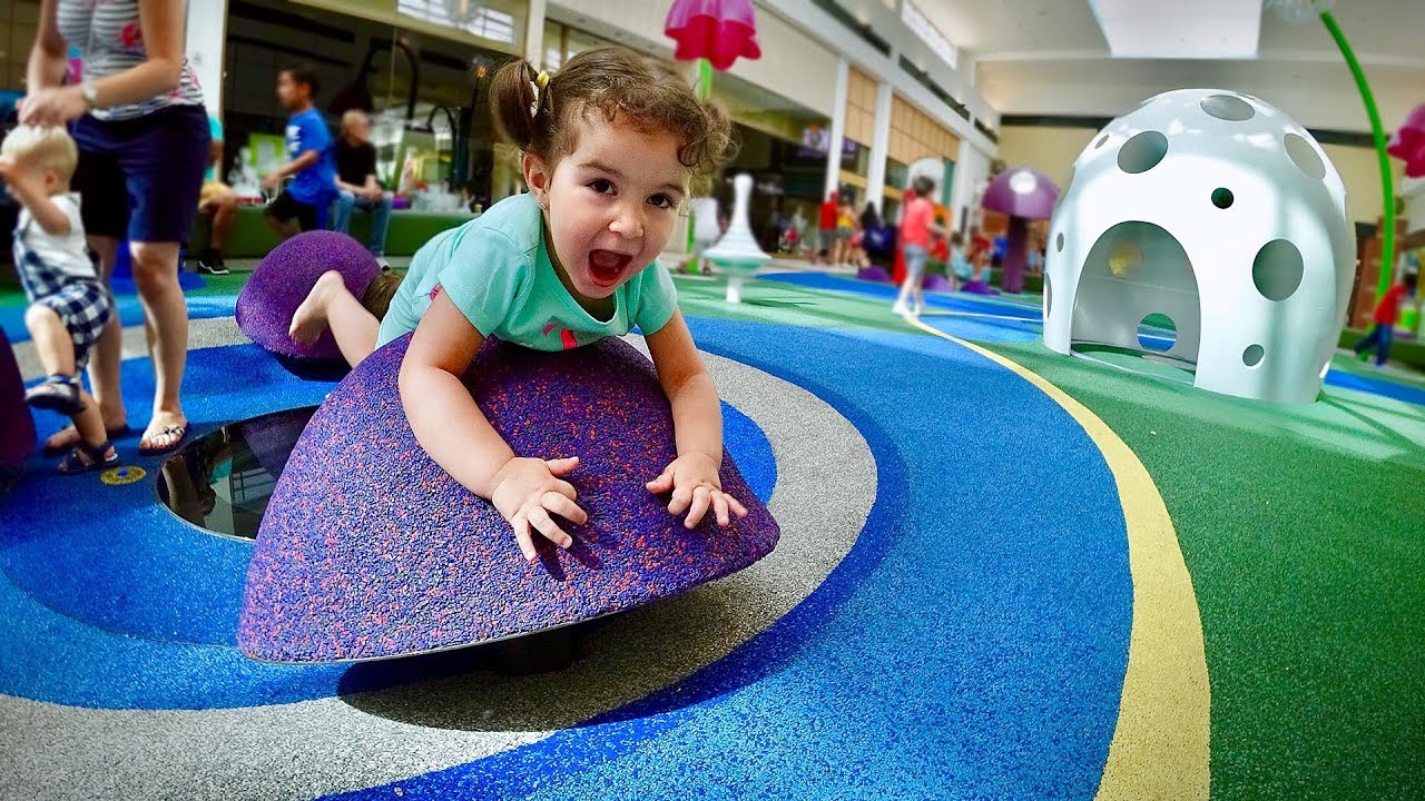 PARQUINHO INFANTIL COM MARCOS E LAURA EM ORLANDO - Familia Brancoala