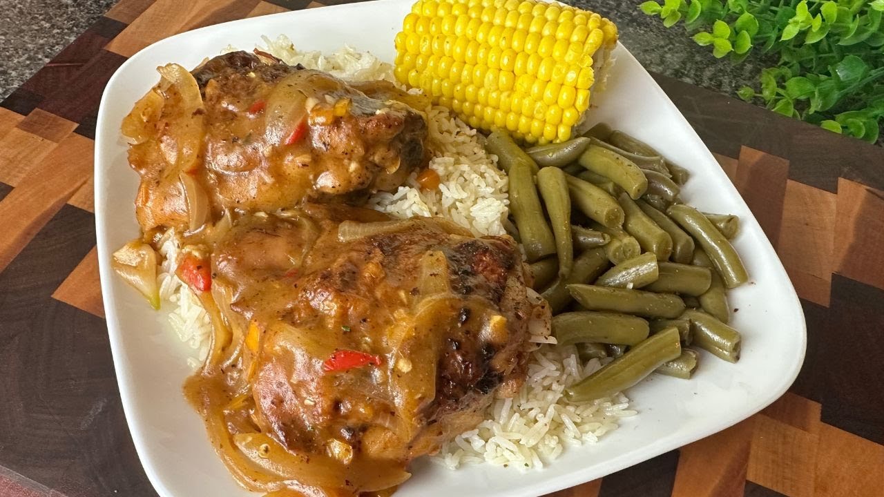 How to Make Real SOUTHERN SMOTHERED CHICKEN AND GRAVY | Soul Food