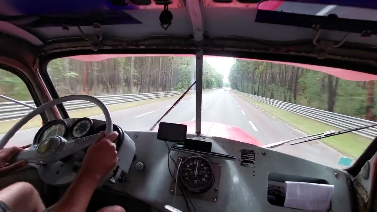 Berliet GLM 10 1961 sur le circuit des 24h du Mans