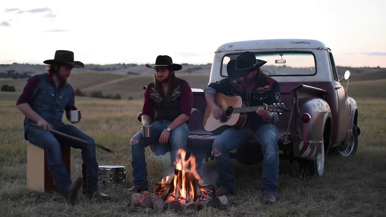 Country Rock Mix – Dusty Tires & Southern Moon Inspired by Luke Combs
