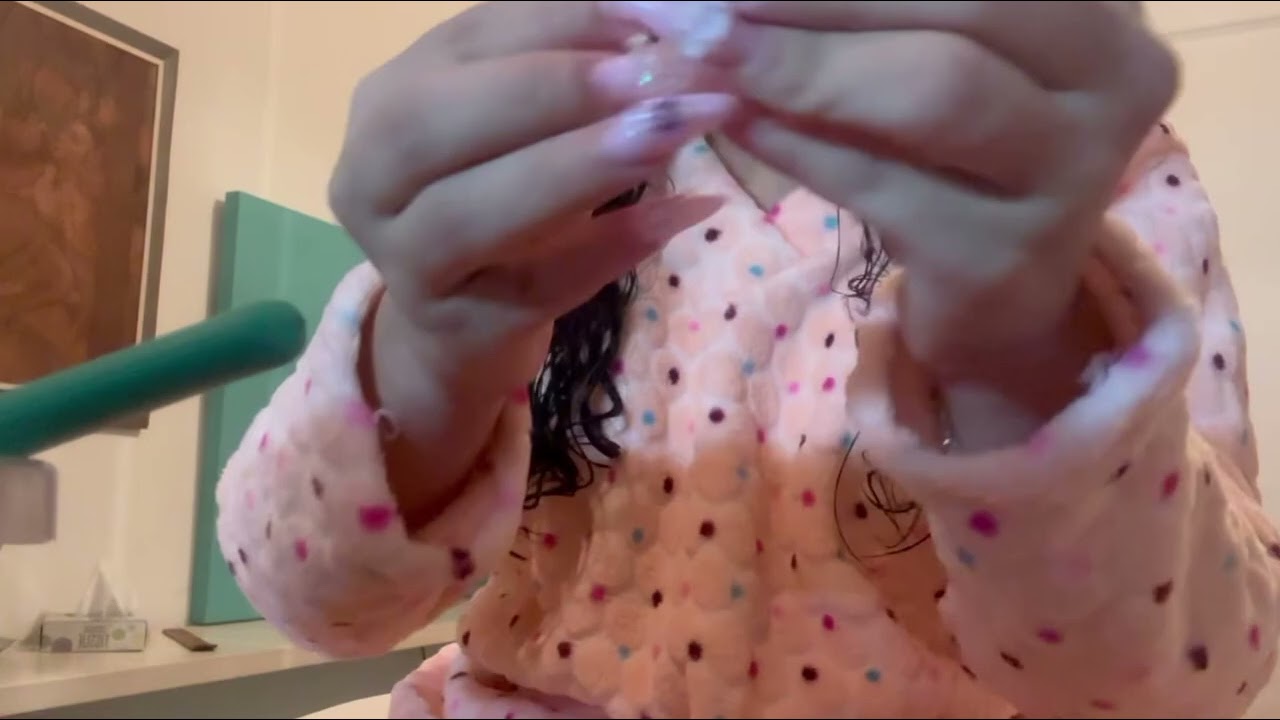 my first asmr video! (nail sounds, visual, glass tapping and scratching)
