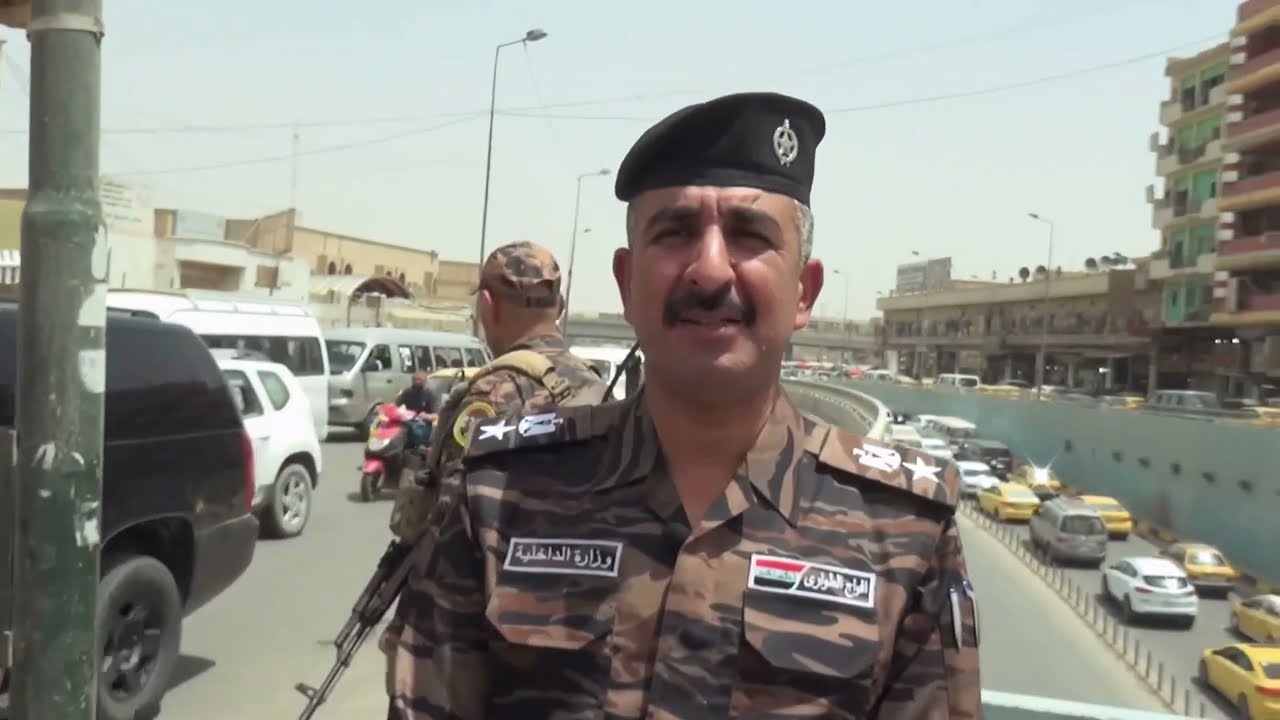 شرطة بغداد 🚔 تشرع بحملة لتنظيم اماكن البسطات والباعة المتجولين لضمان عدم تأثيرهم على حركة السير