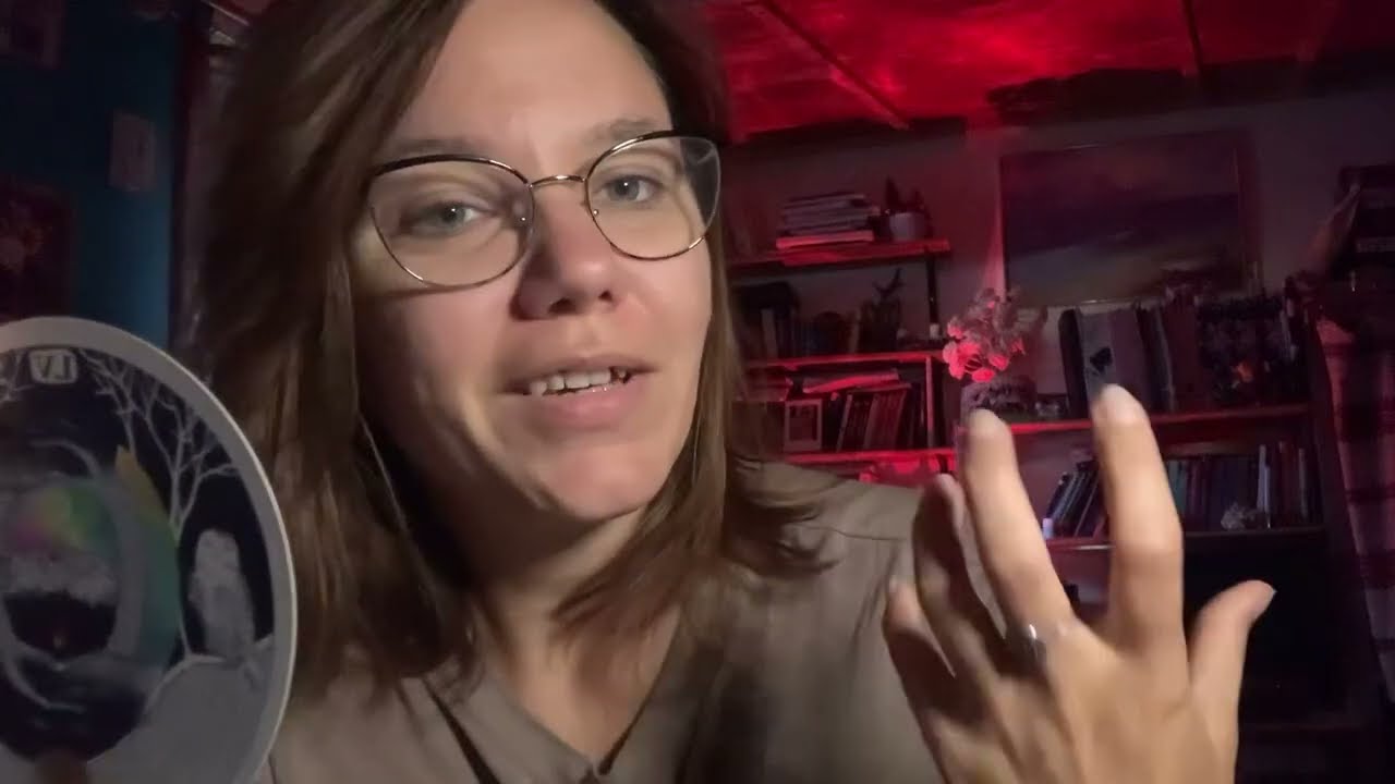ez valaminek az ELŐHÍRNÖKE. a róka jelzi a közeledtét.
