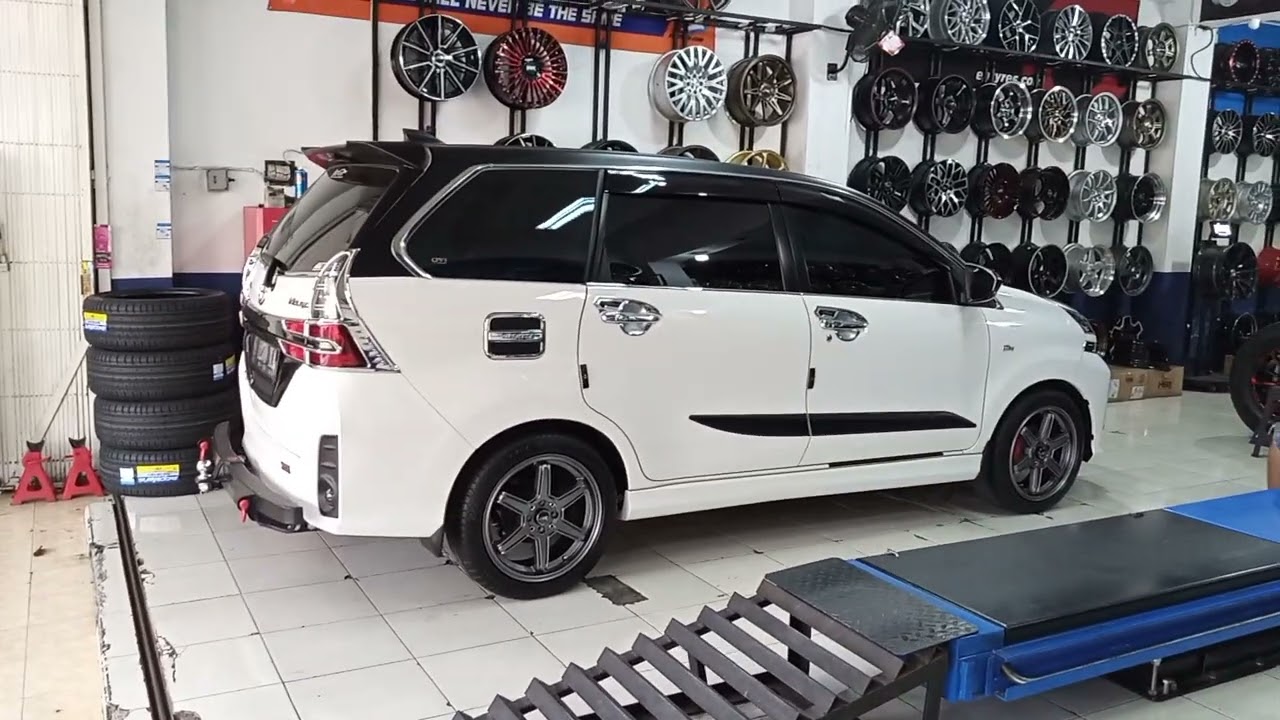 Avanza Veloz Ganti Lowe Ringkit Original Hsr Dan Velg Ring 17 #hsrwheel #tkbgroupindonesia #modified