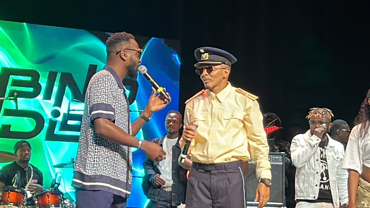 CONCERT DE ROBINIO MUNDIBU INVITÉ HÉRITIER WATA PLEIN A CRAQUÉ NA SALLE MARIBELLE