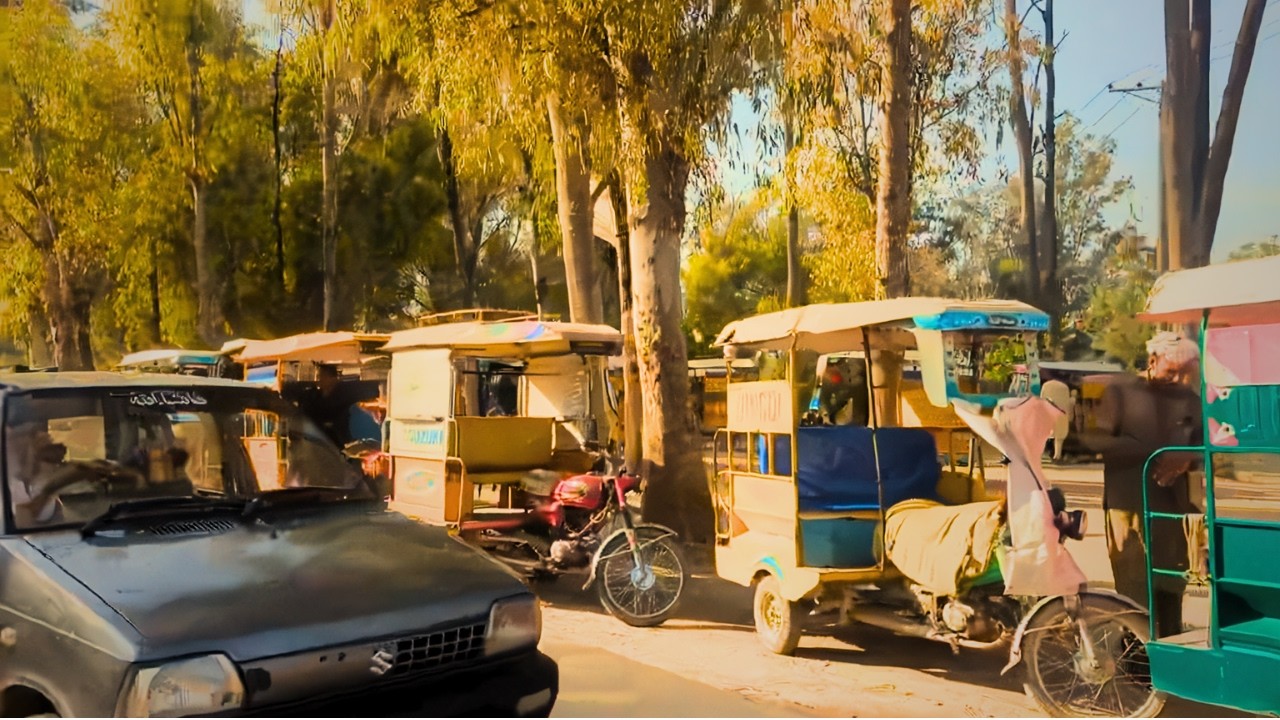 Exploring Gori Town Islamabad on Foot | Raw Street Walk