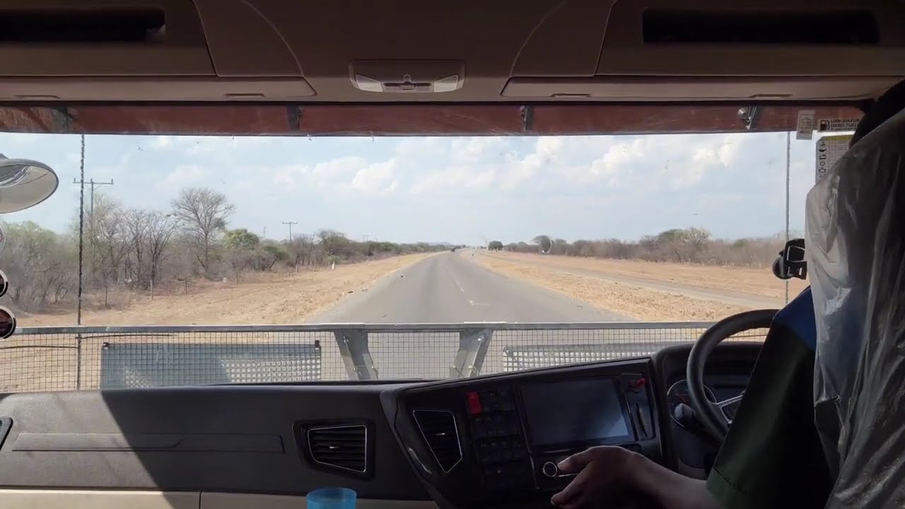 Pulling a dropside #superlink from Martins drift🇧🇼-Harare, Zimbabwe🇿🇼| #500hp #faw | 950km