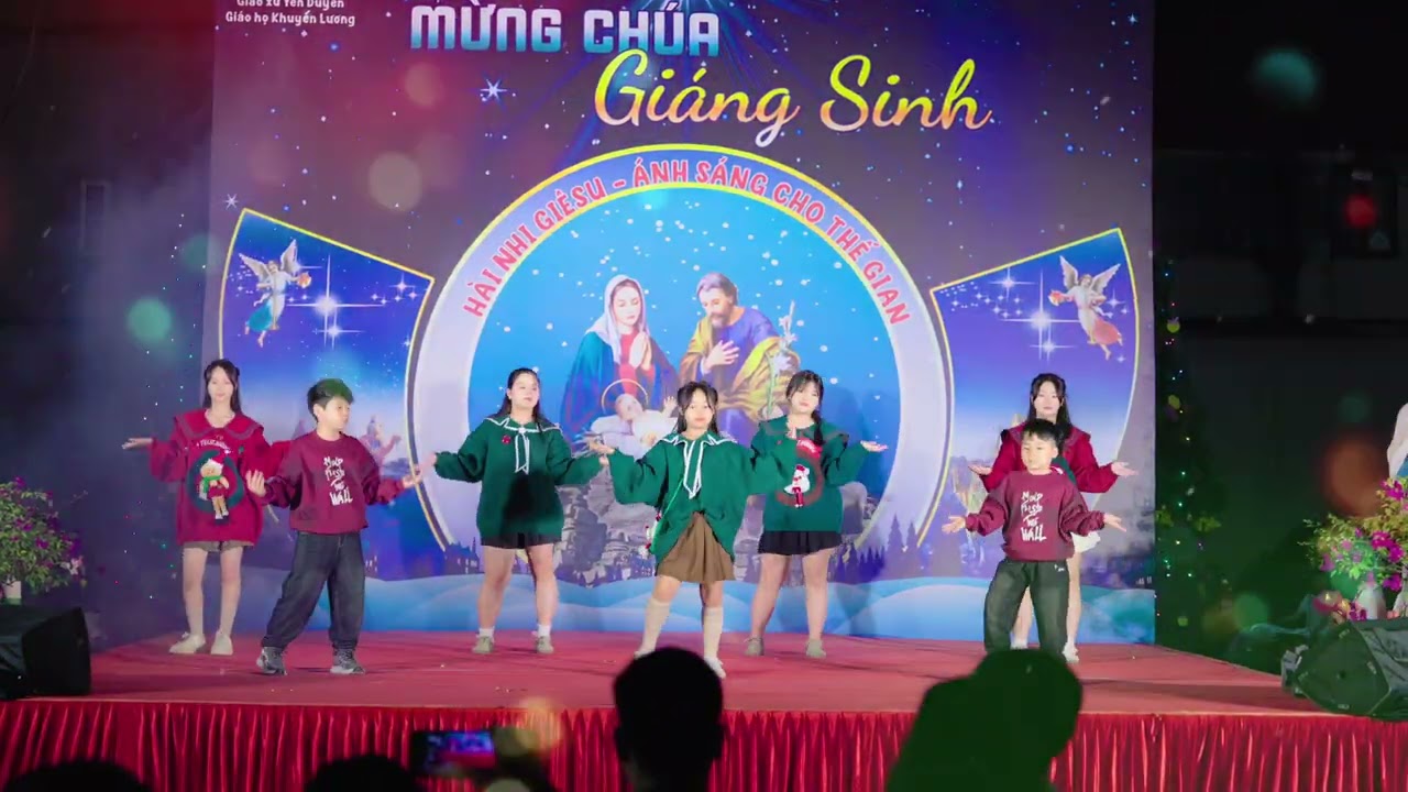 Nhảy- lk giáng sinh- các cháu ô bà Thịnh lý