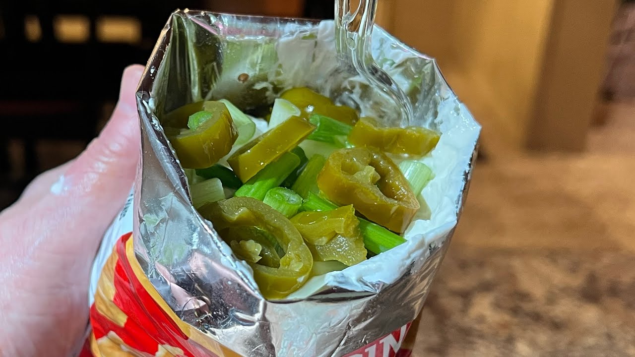 WALKING TACO : TACO IN A BAG : EASY SUPER BOWL APP : EASY APPETIZER :