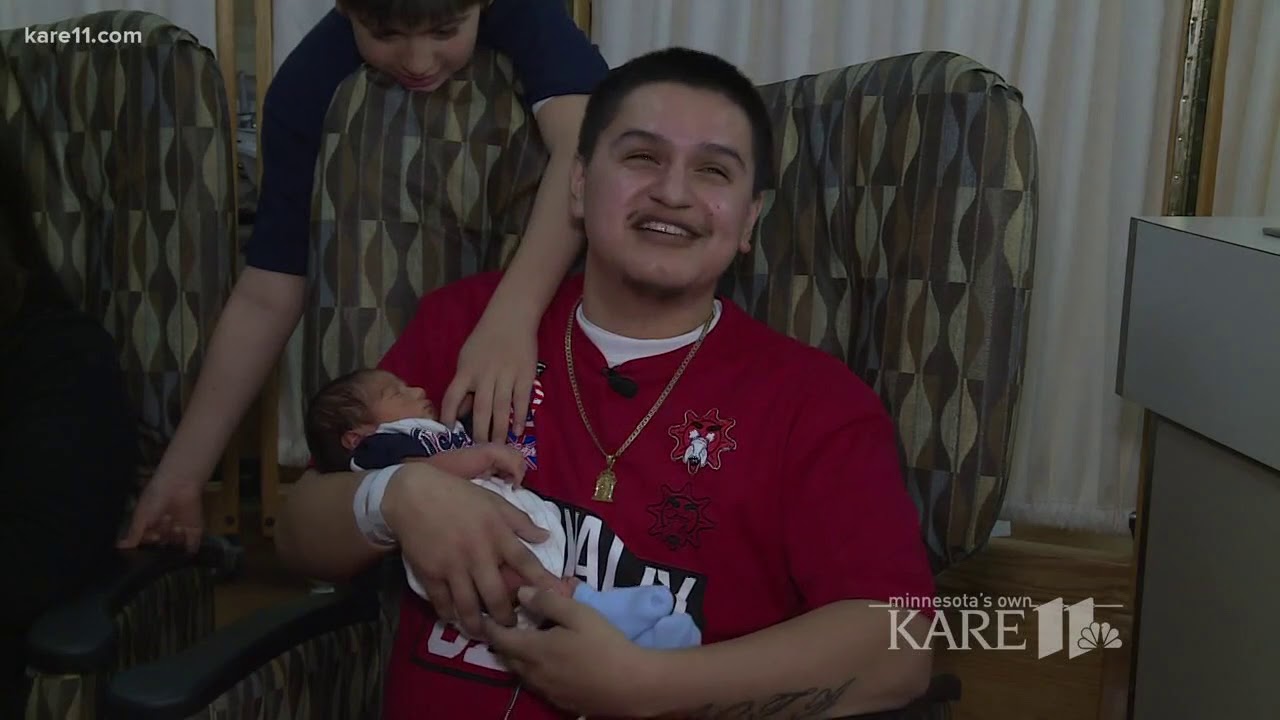 Twin boys born on Minnesota Twins home opener