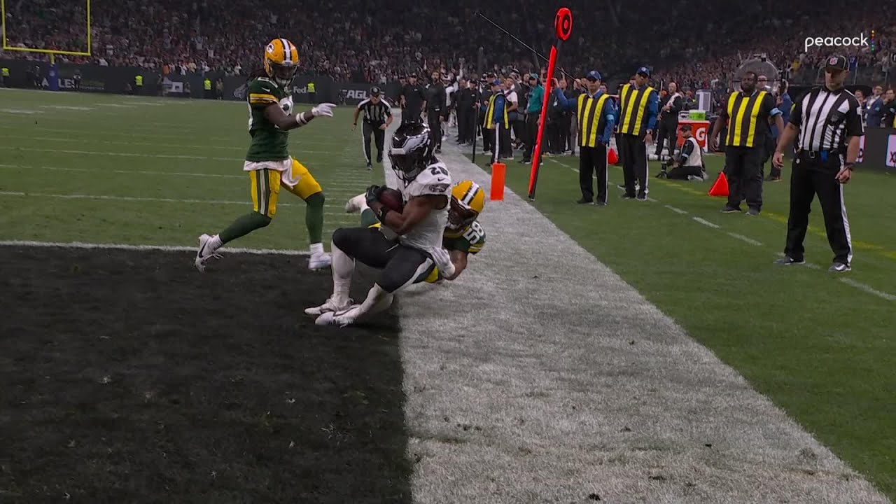 Barkley&rsquo;s first Eagles TD is toe-tapping score on well-designed wheel route