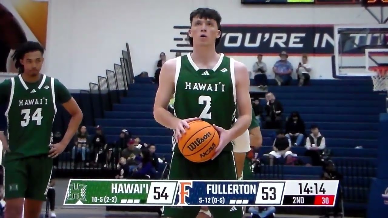 Hawai'i's Tom Beattie fouled, hits free throws vs. Cal State Fullerton