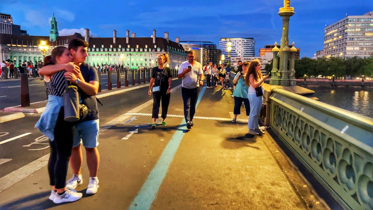 Evening Walking in London from Victoria to Big Ben