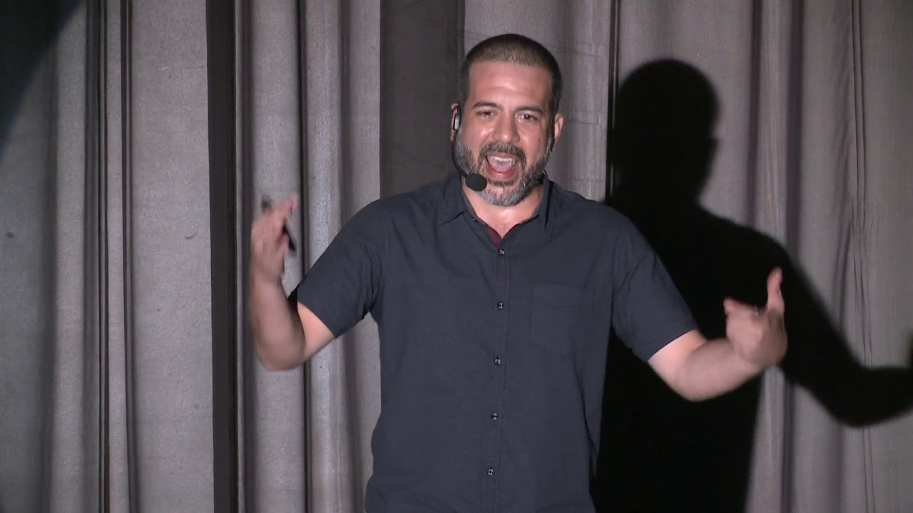 Confiando en la ciudad. | Manuel Rodrigo | TEDxNaguanagua