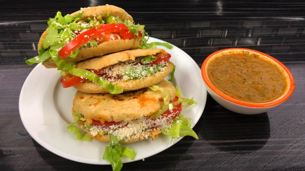 Gorditas de Comal Rellenas .