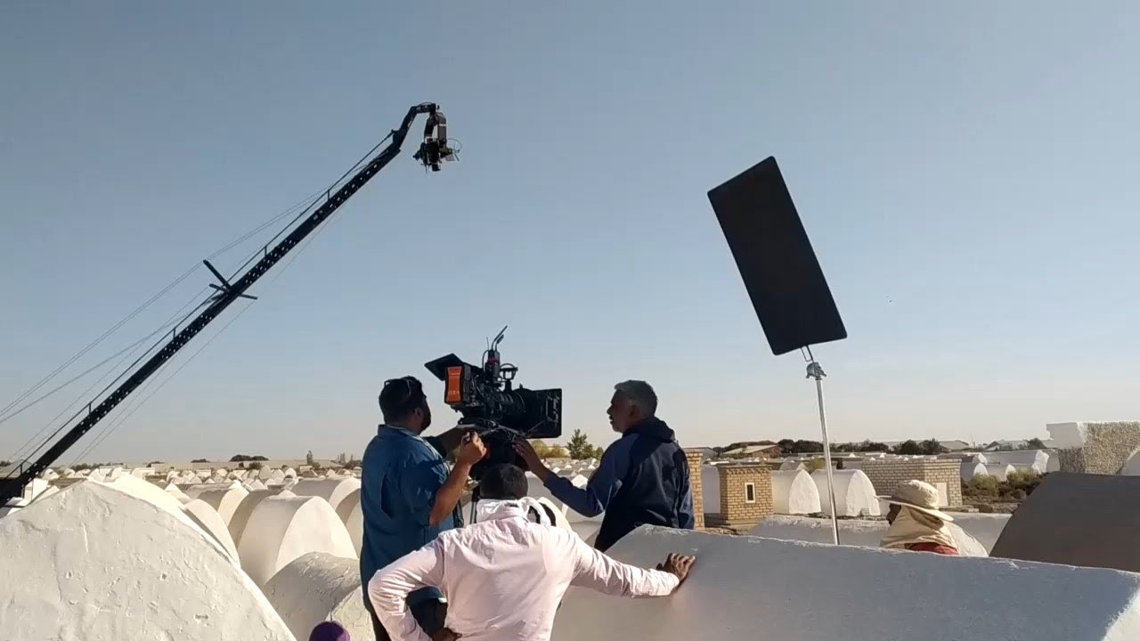 YANGIARIQDA HINDLAR KINO OLIB BOSHLADI - YANGIARIQ SHAYX MUHTOR VALI ZIYORATGOHI