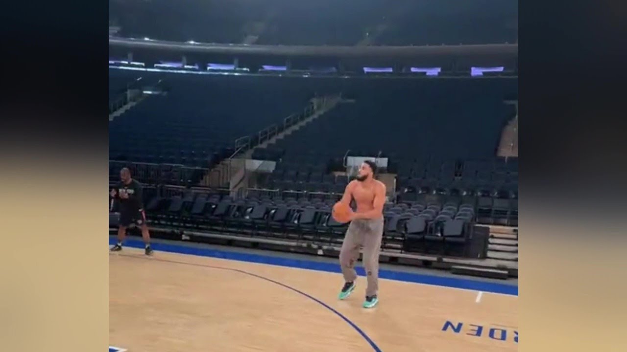 KARL ANTHONY TOWNS WORKING ON HIS THREES AT MSG , LOOKALIKE READY FOR THE ALL STAR GAME 3s CONTEST