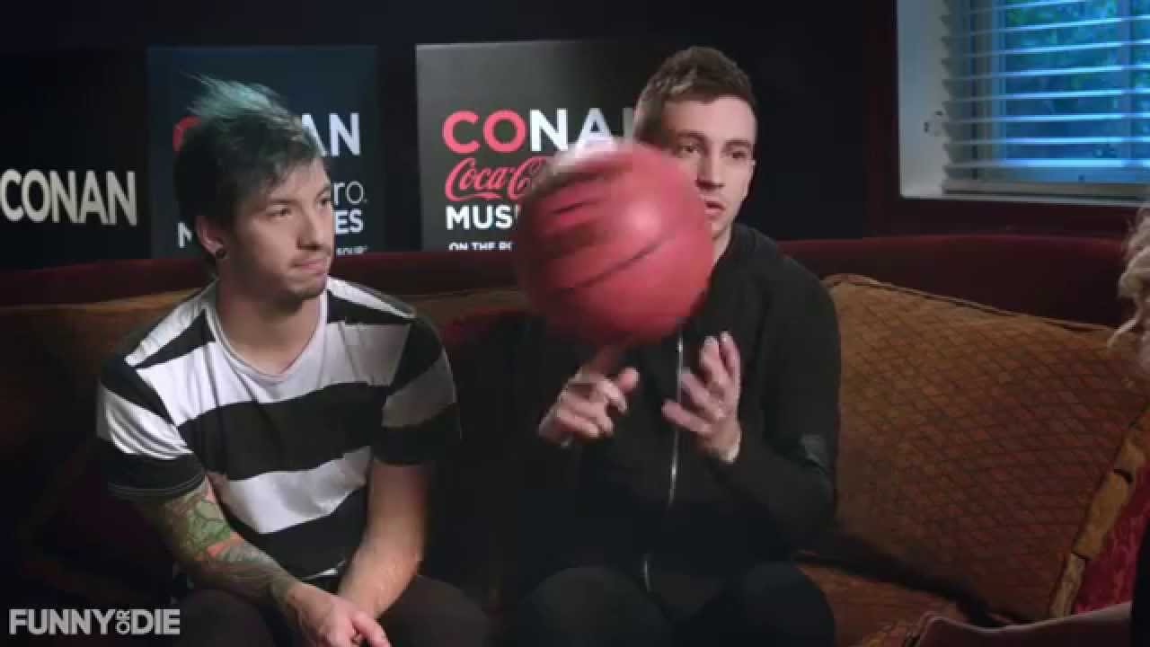 Alana Johnston interviews Twenty One Pilots for Conan Coke Zero