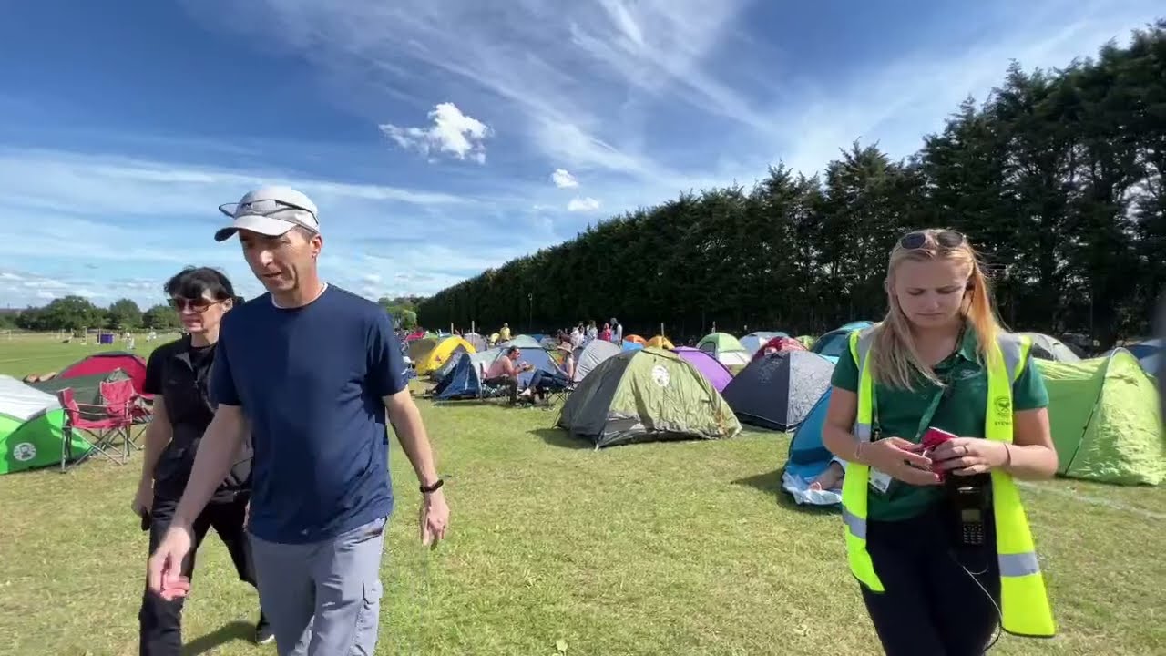 Wimbledon 2022 | Camping Out For Tickets - London Live 🔴 Cam
