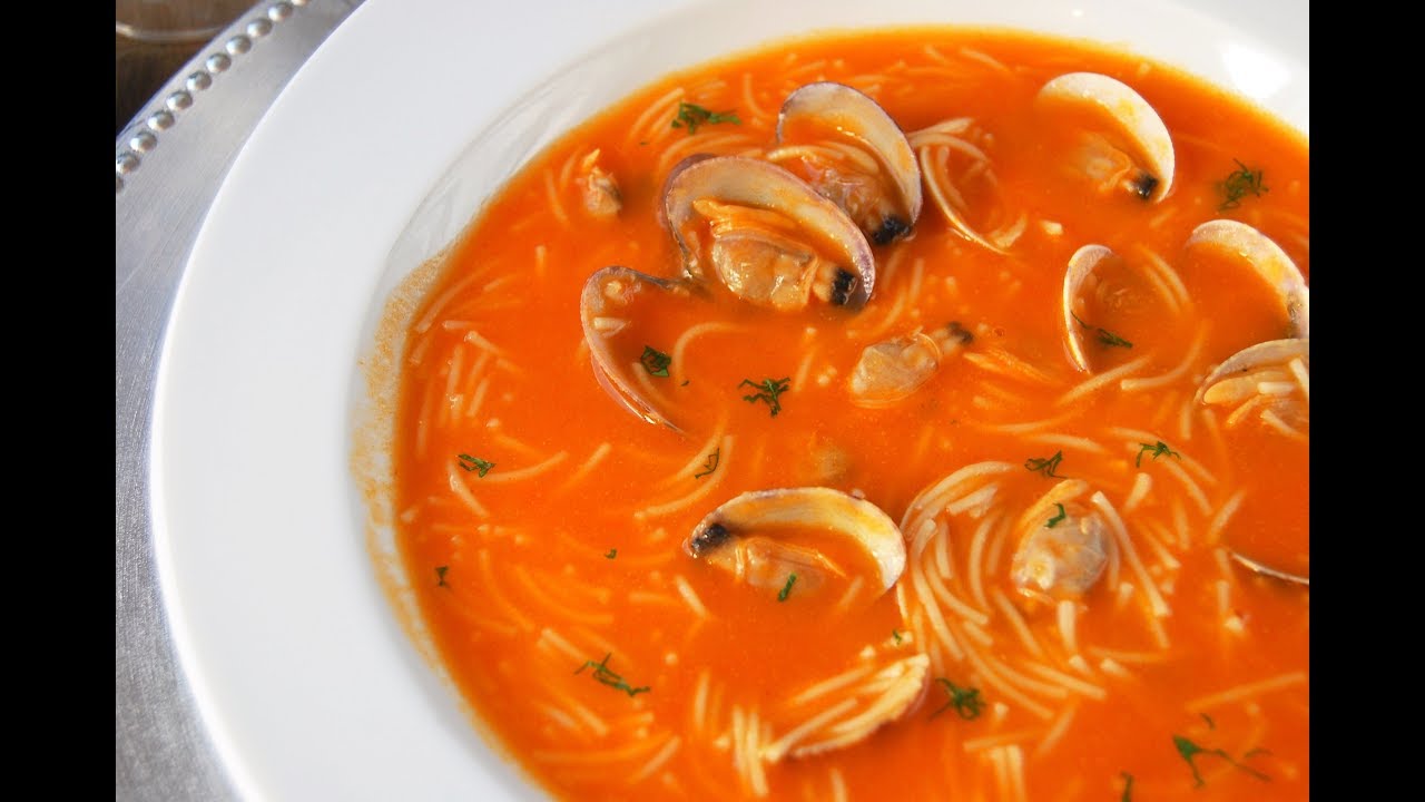 Sopa de almejas con fideos