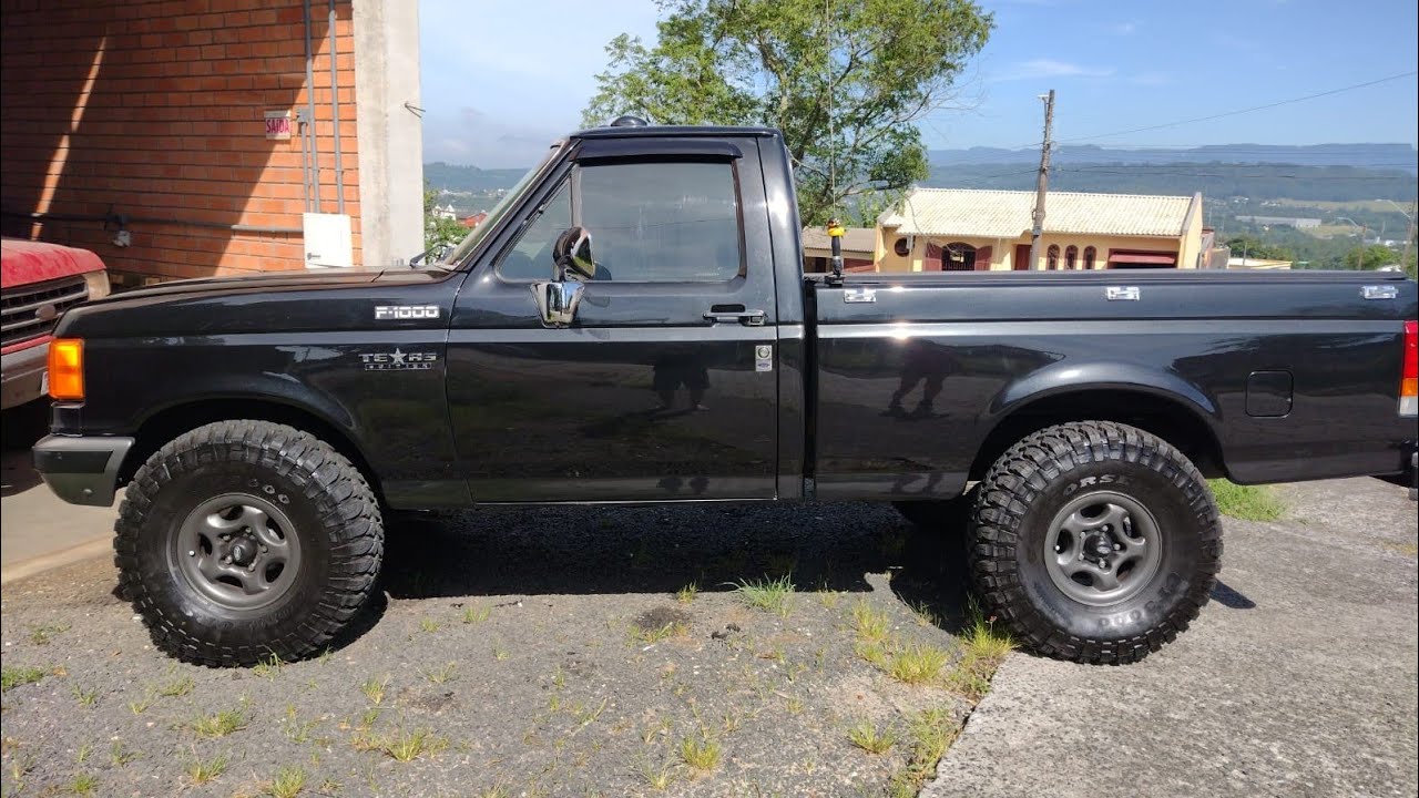 F1000 fumaça preta