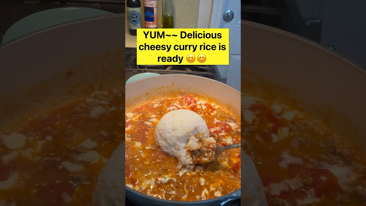 Cheesy curry rice 😋😋