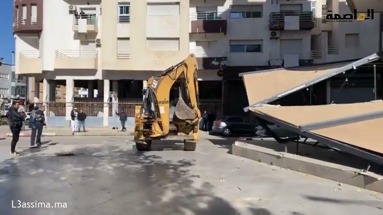 مباشر من فاس.. طراكس تتدخل لإنهاء احتلال الملك العمومي في مقهى مشهورة بطريق عين الشقف