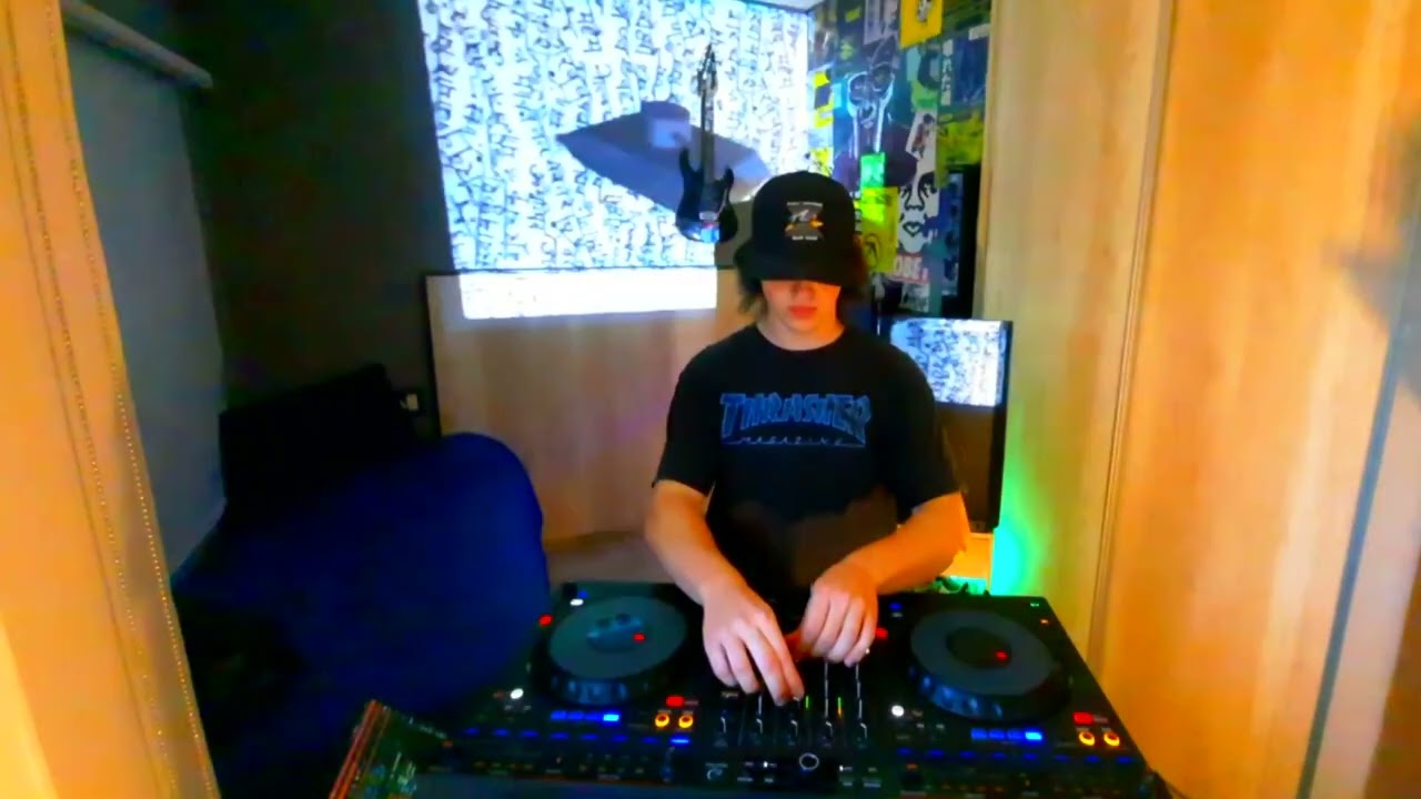 I couldn’t sleep so I made a hardgroove set