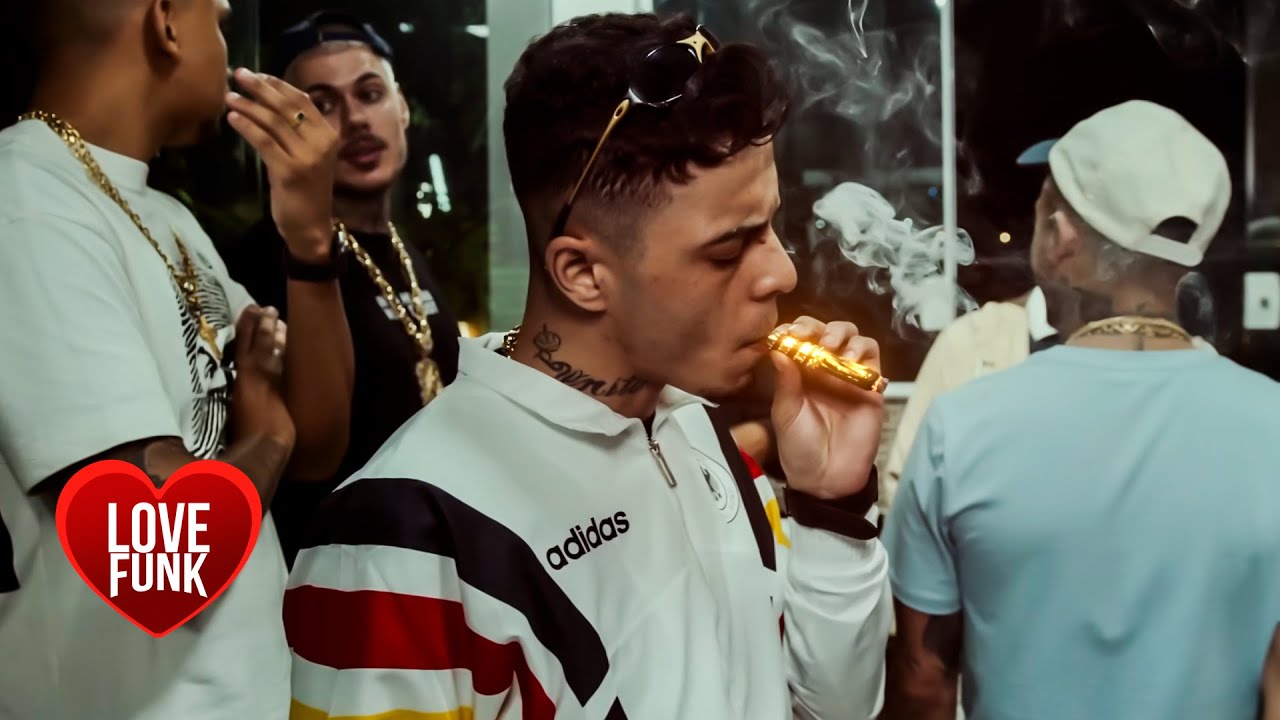 FUMANDO ICE S&Oacute; NA TESOURINHA - MC Tuto e MC Lele JP (DJ GM)