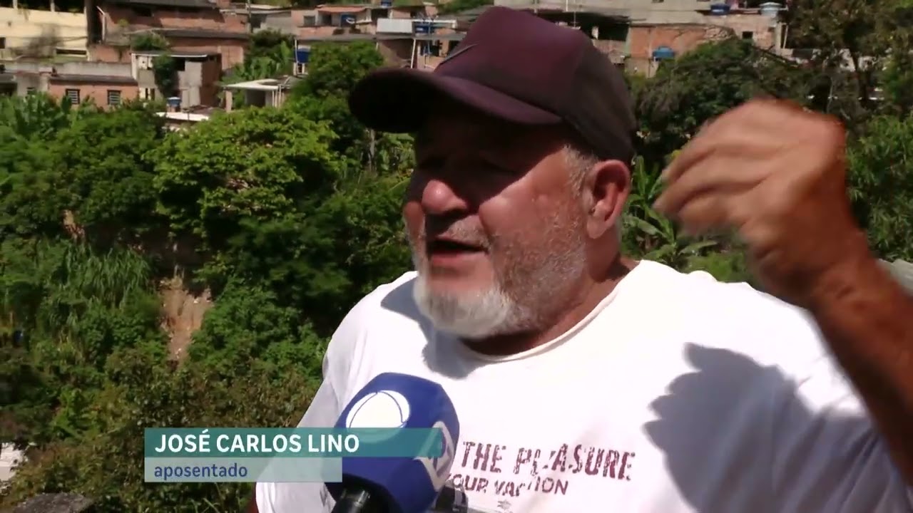 Cratera em Santa Luzia, na Grande BH, preocupa moradores do bairro Palmital