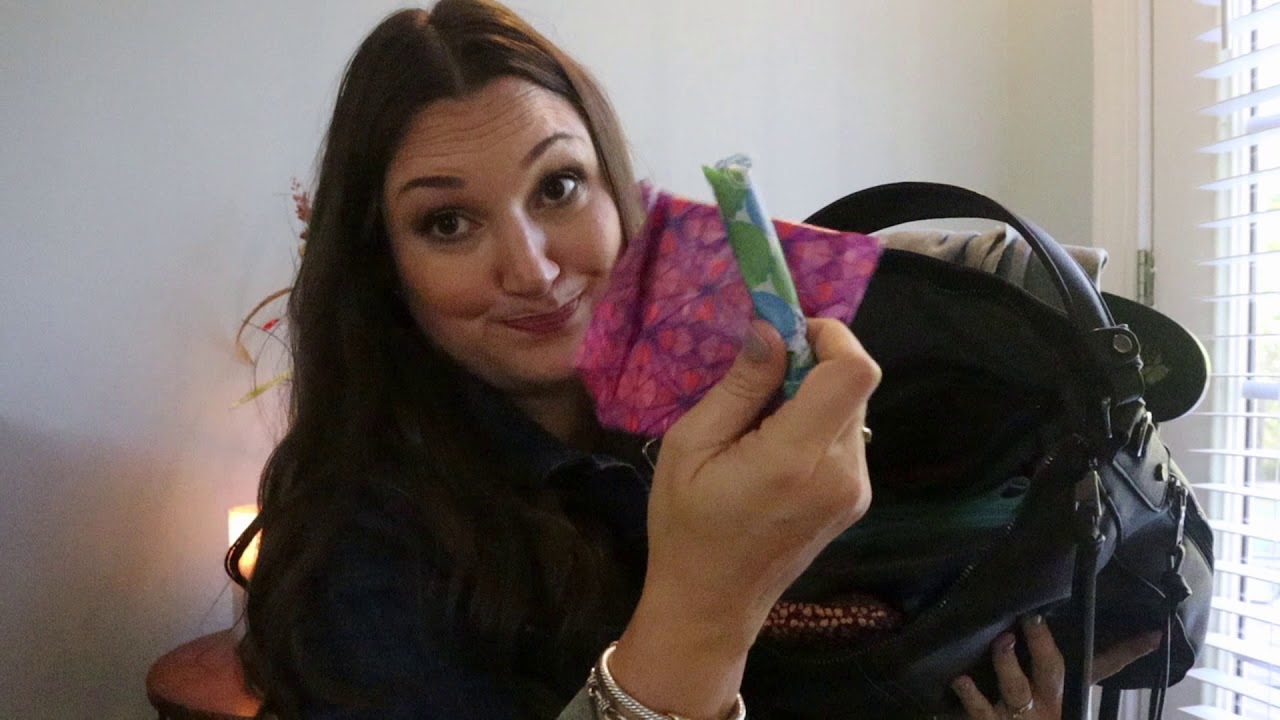 What's In My Realer Hobo Bag From Amazon!!