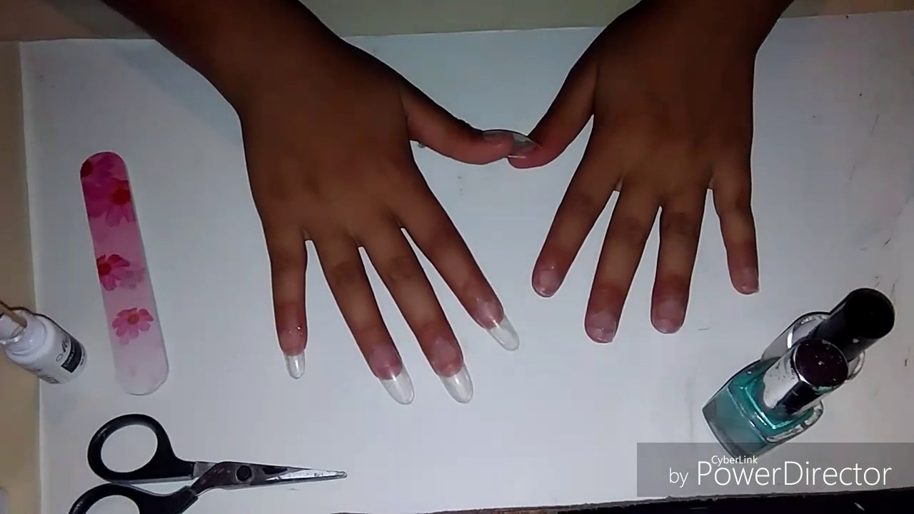 Il mio primo video. Come mettere le unghie finte (bambini)