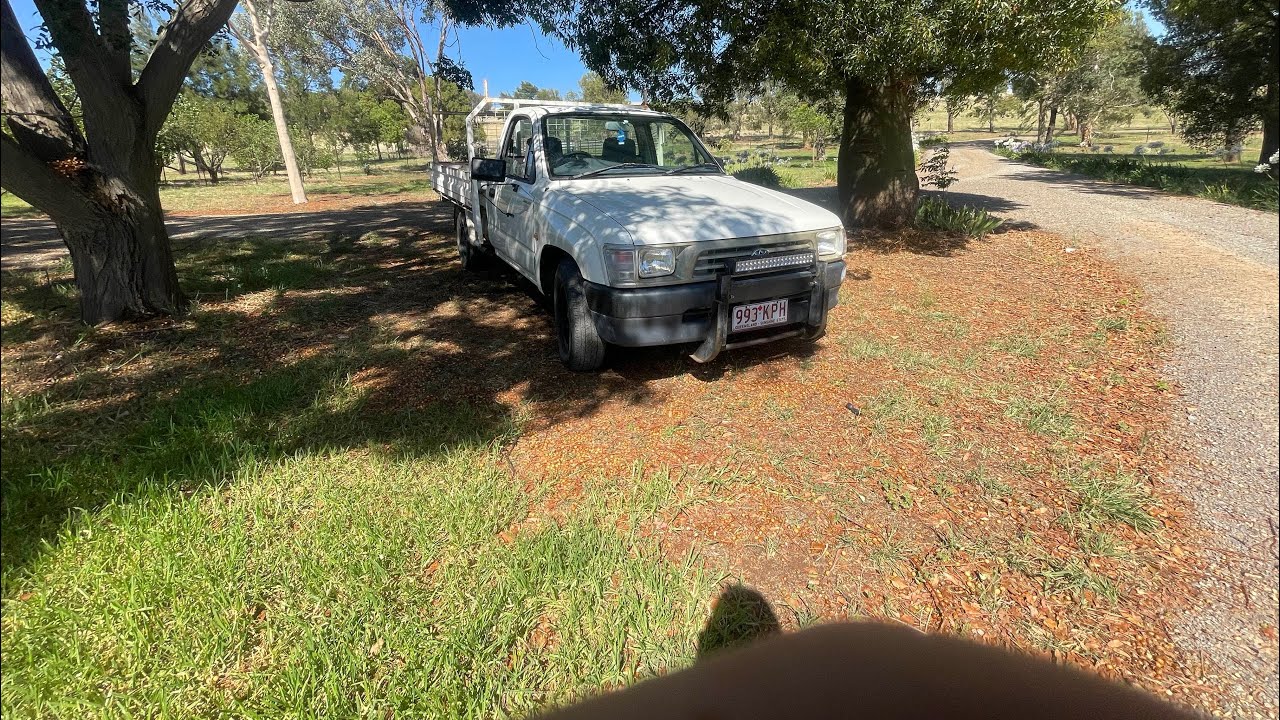1999 Toyota hilux workmate review and test drive
