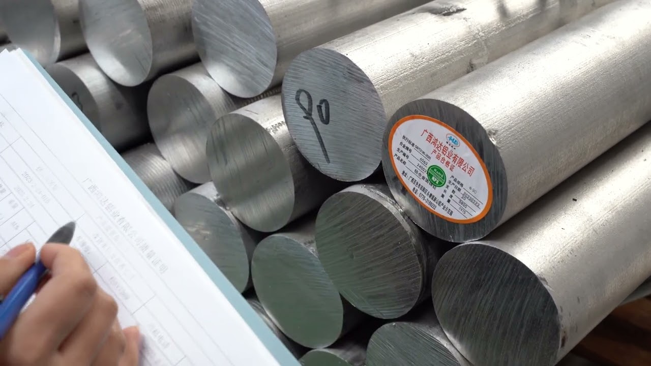Take a look at the raw materials of aluminum tile trim manufacturers how high quality aluminum rods!