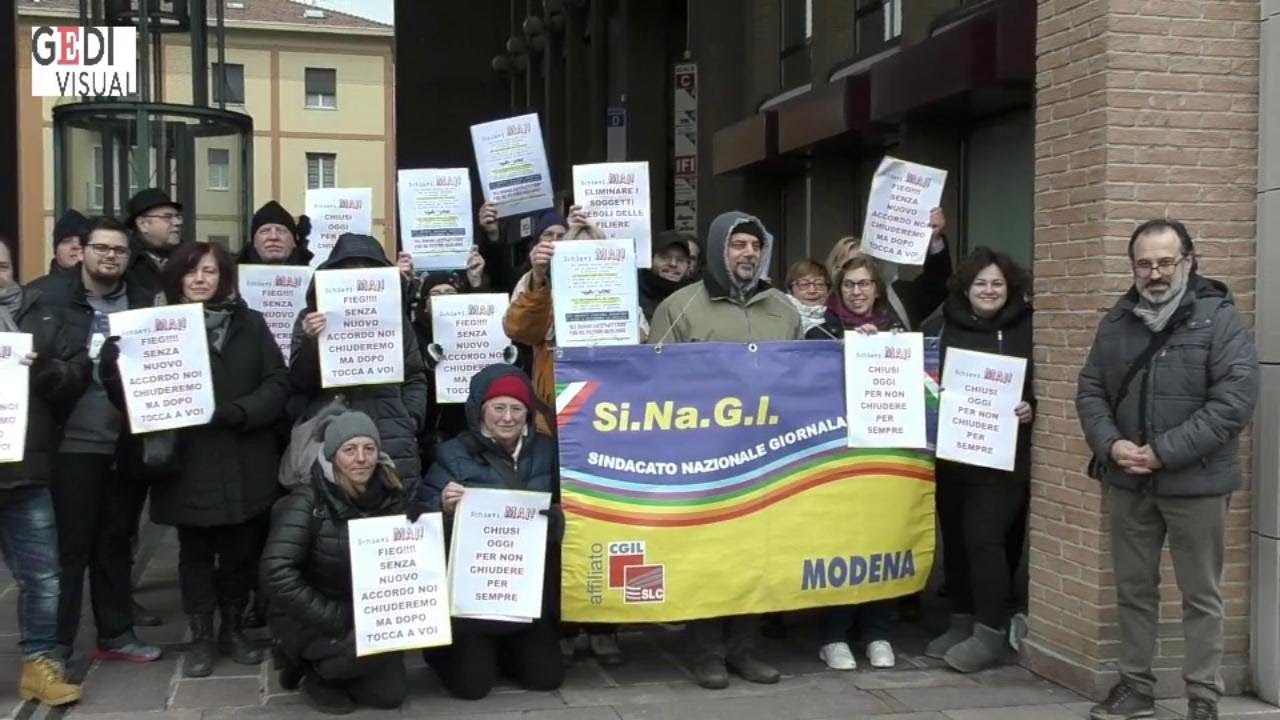 Modena, edicolanti in sciopero: 