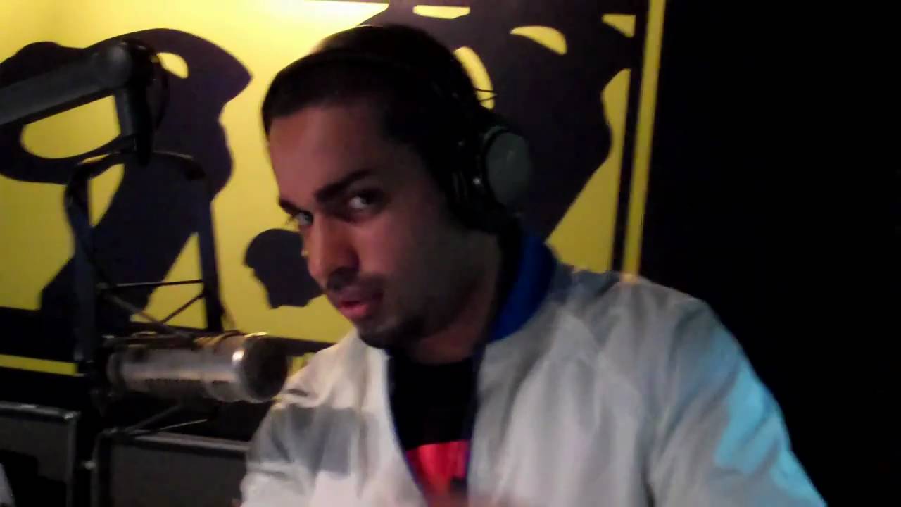 Magic 89.9 Boys Night Out: Sam YG Showing Grace Lee the Moves!