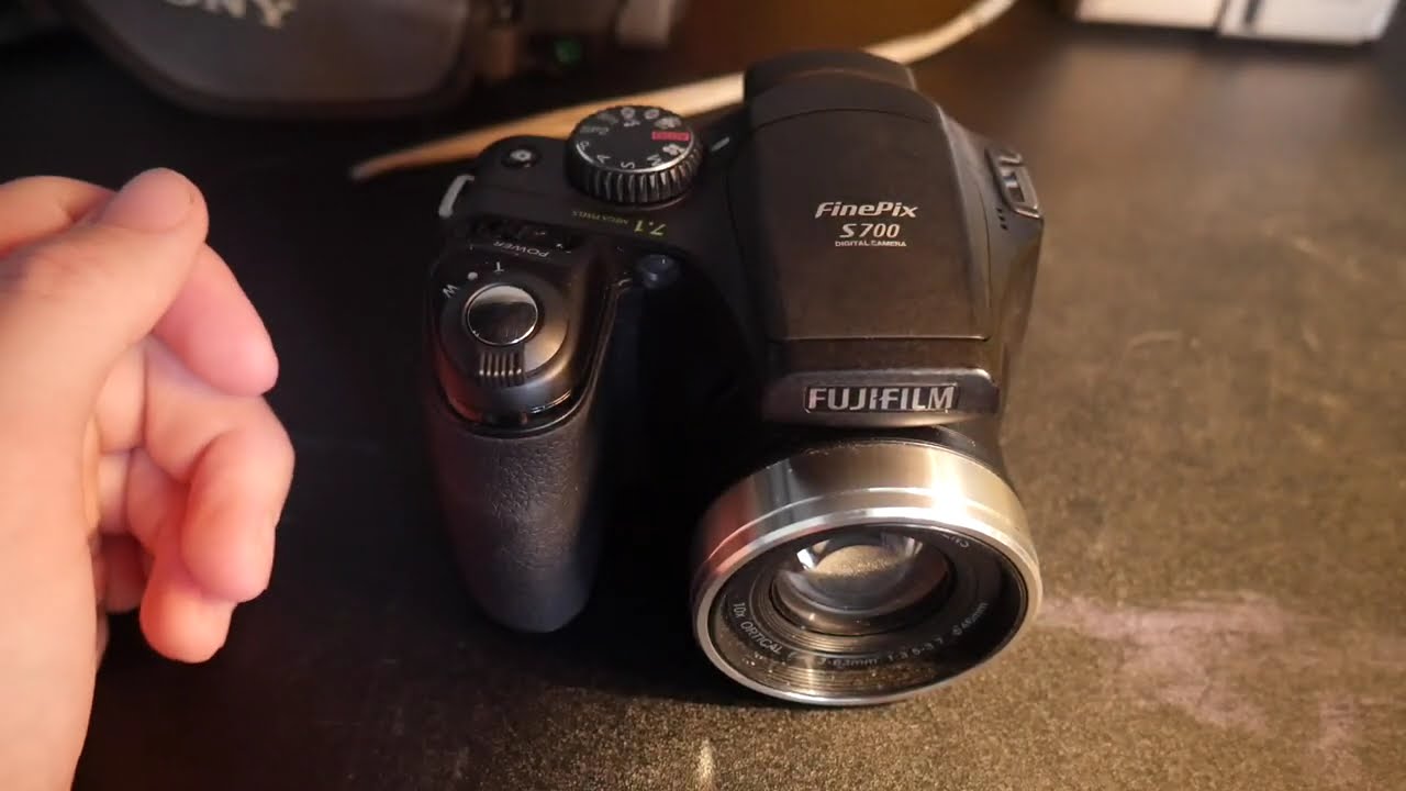 Fujlfilm Finepix s700 camera From 2007 review