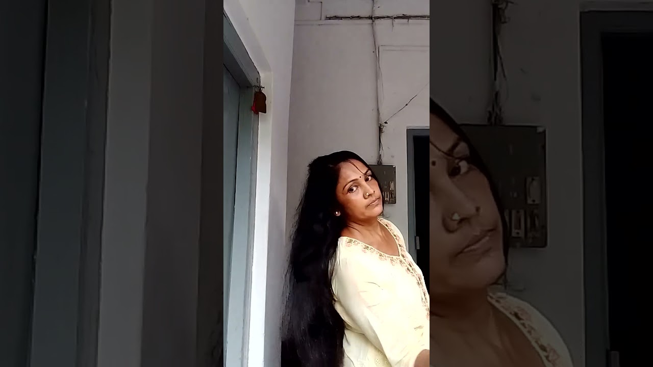 একটু চুল আচড়াচছি