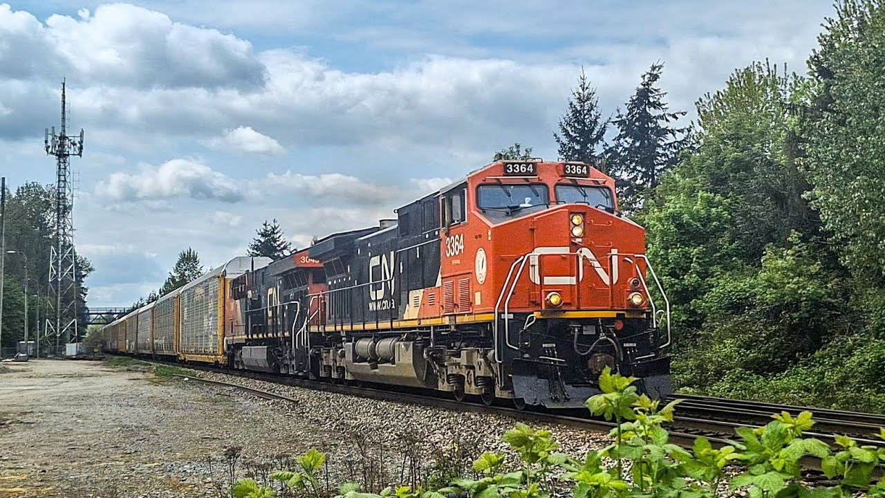 GE AC44C6M Leader On Massive CN Autorack Train Thru Fort Langley BC Canada 