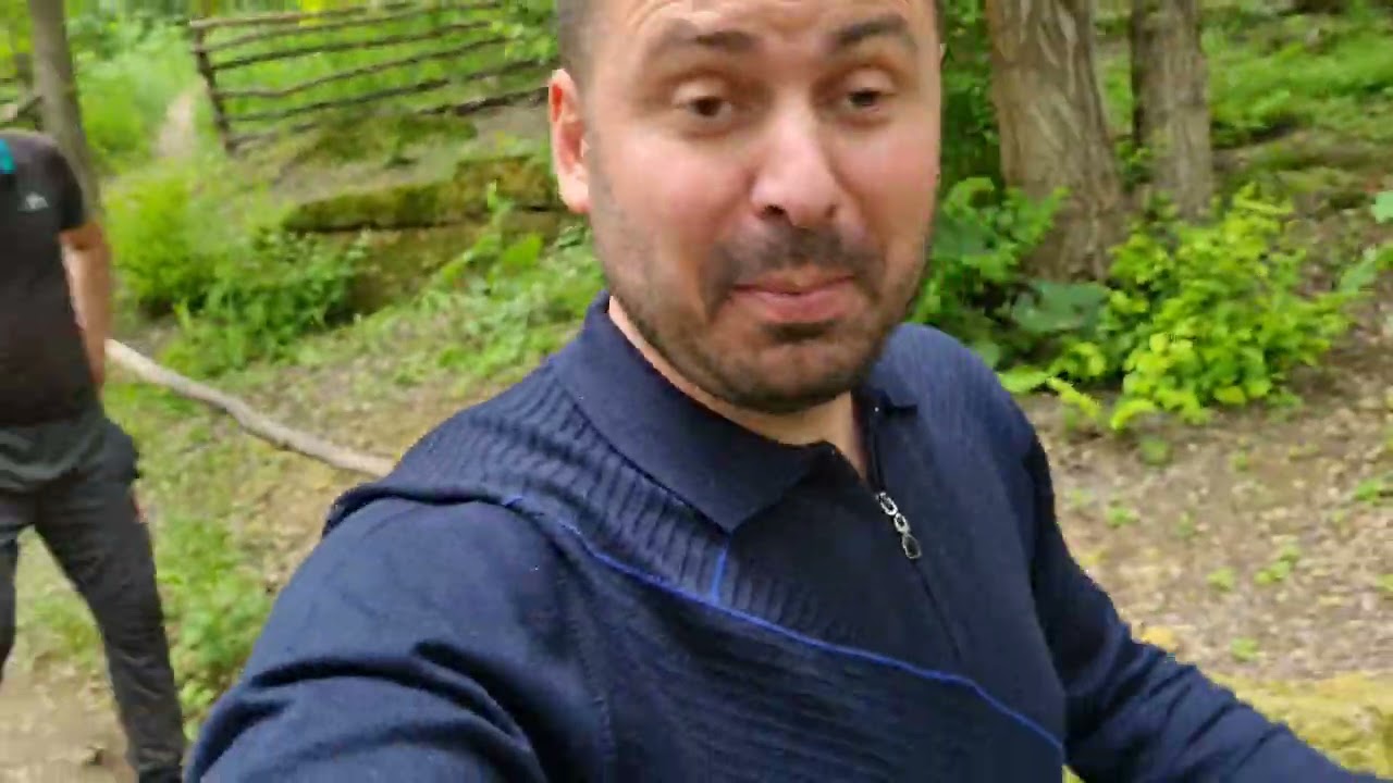 Porțile Raiului intrarea cu plată. Vă invit să cunoașteți Caplani și izvoarele cu apă bună.